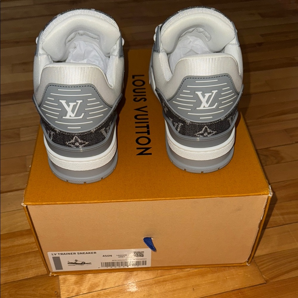 Louis Vuitton Monogram White and Black Sneakers - Picture 3 of 4